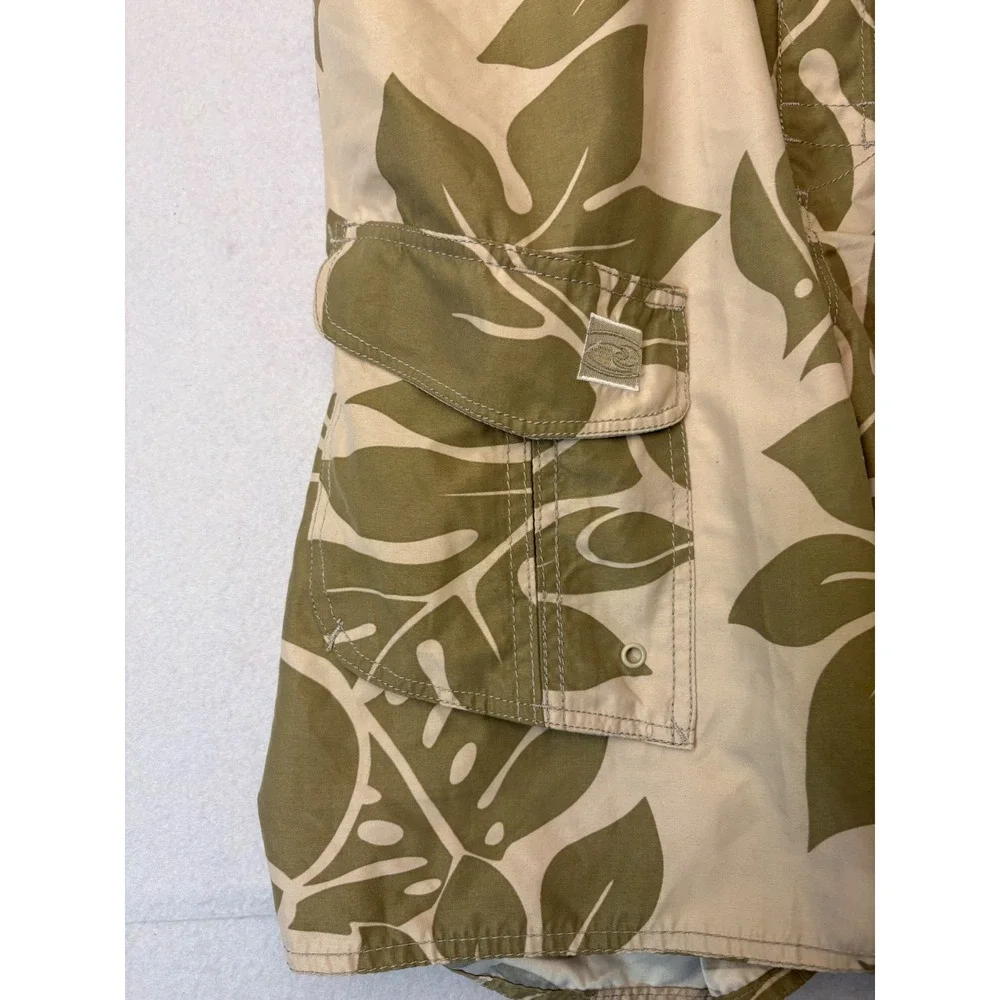 Hawaiian Performance Surfwear Mens 34 Board Shorts Tan Green Monstera Leaf Cargo